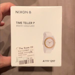 Nixon time teller watch